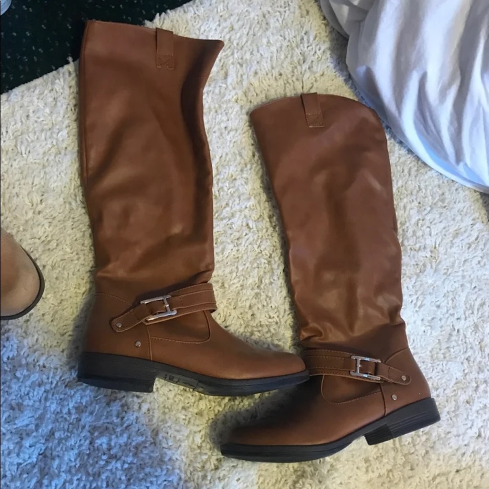 Leather boots